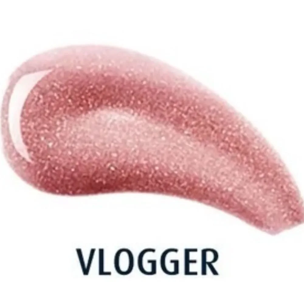 Lune + Aster Shimmering Pink Lip Gloss in Vlogger